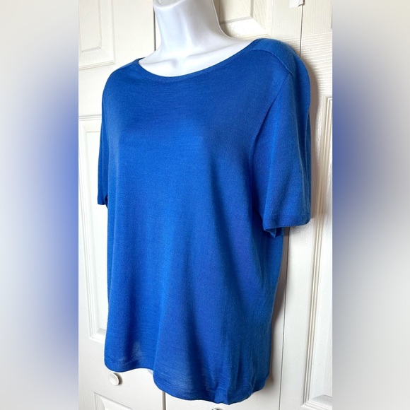 ST. JOHN Blue Wool Silk Knit Top Blouse Shirt Lightweight Boat Neck Pullout Tee - Picture 2 of 13